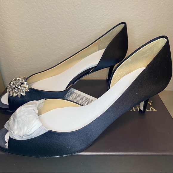 NIB Badgley Mischka Macie Black Satin Pump Half d'Orsay Crystal Vamp - Size 8.5 - Picture 12 of 15